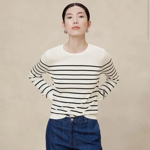Banana Republic Sweaters - Banana Republic Forever Striped Sweater Womens Size XS White Black Cotton Crew